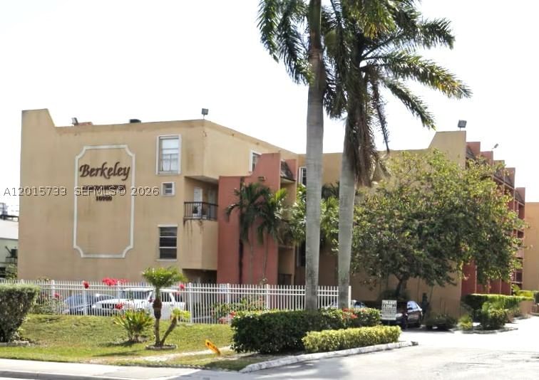 Real estate property located at 10900 104th St #315, Miami-dade, The Berkeley Condo, Miami, FL