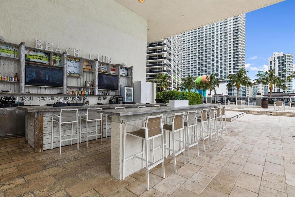 Real estate property located at 1830 Ocean Dr #3711, Broward, Beach Club Ii, Hallandale Beach, FL