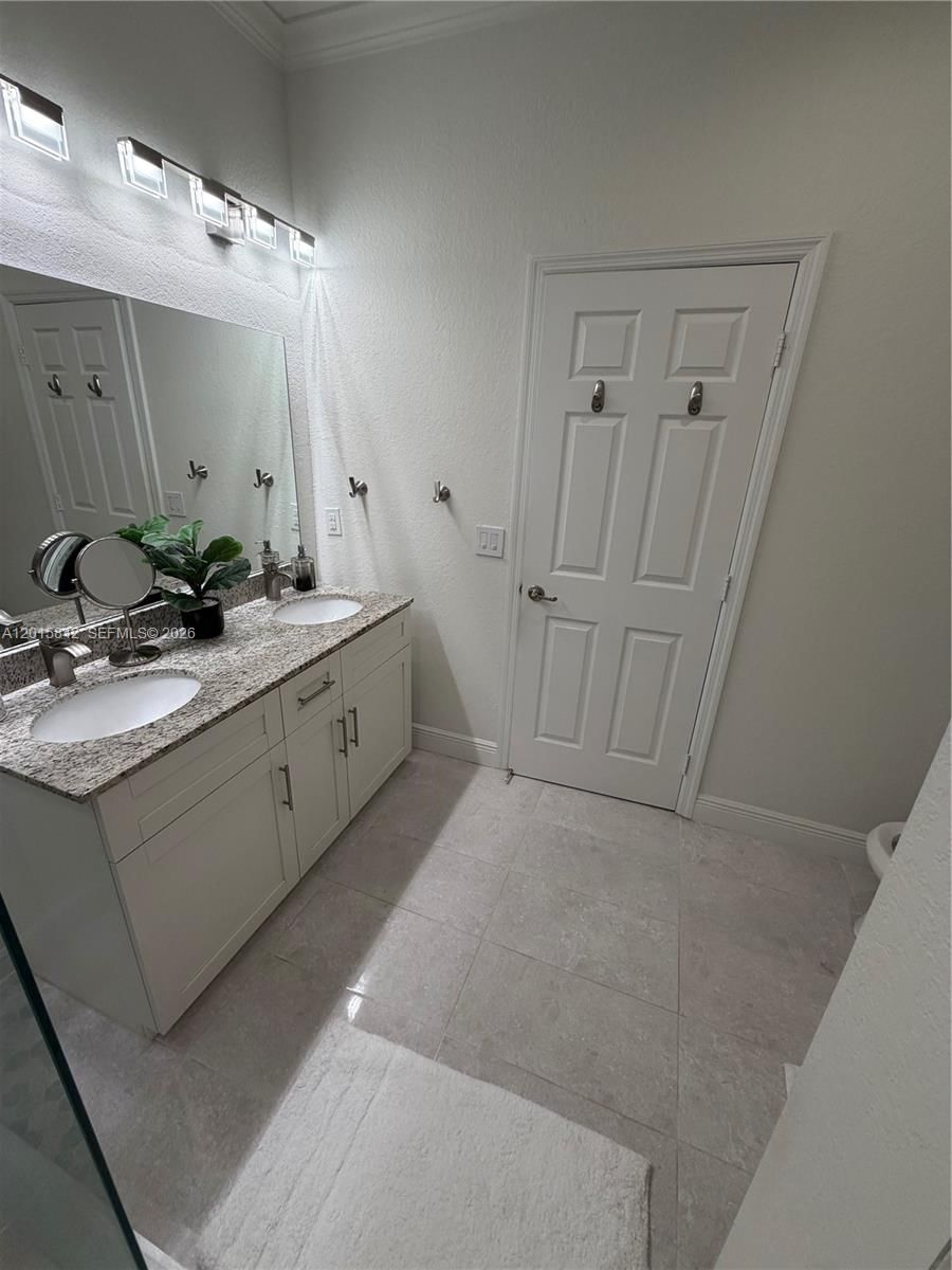 Real estate property located at 2824 145th Ct #2824, Miami-dade, Millennium Townhomes Cond, Miami, FL