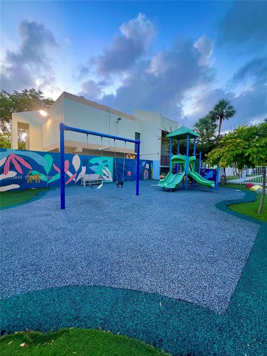 Real estate property located at 20300 Country Club Dr #106-3, Miami-dade, Villa Dorada Condo, Aventura, FL