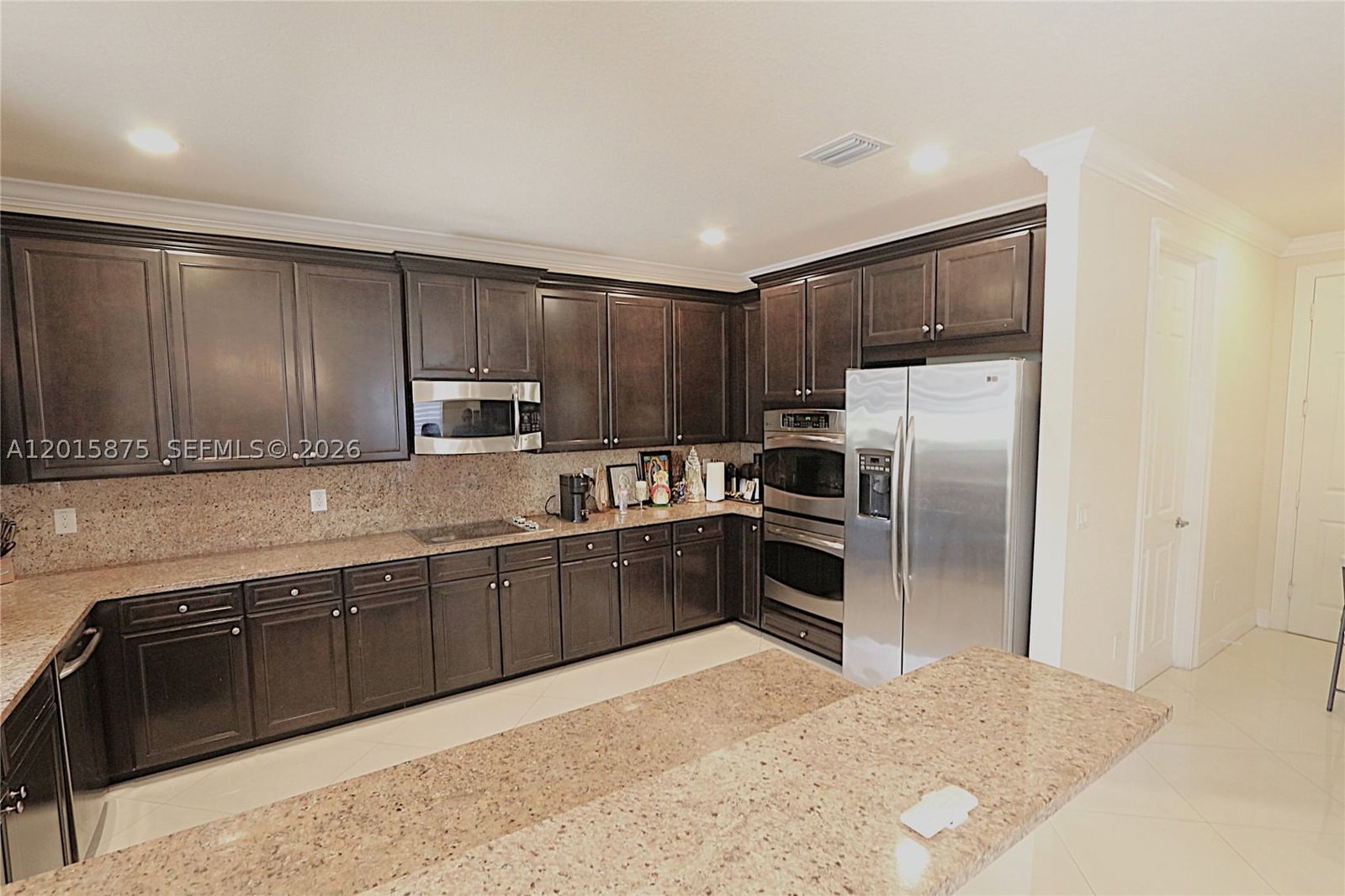 Real estate property located at 8925 99th Ave, Miami-dade, Grand Bay, Doral, FL