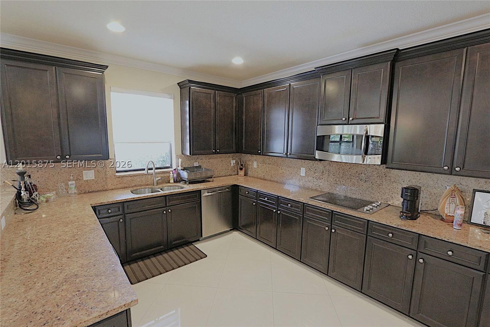 Real estate property located at 8925 99th Ave, Miami-dade, Grand Bay, Doral, FL