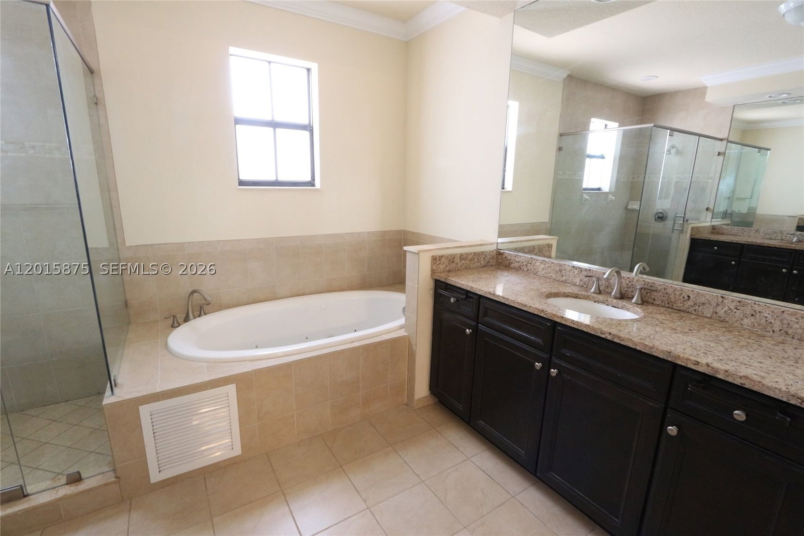 Real estate property located at 8925 99th Ave, Miami-dade, Grand Bay, Doral, FL