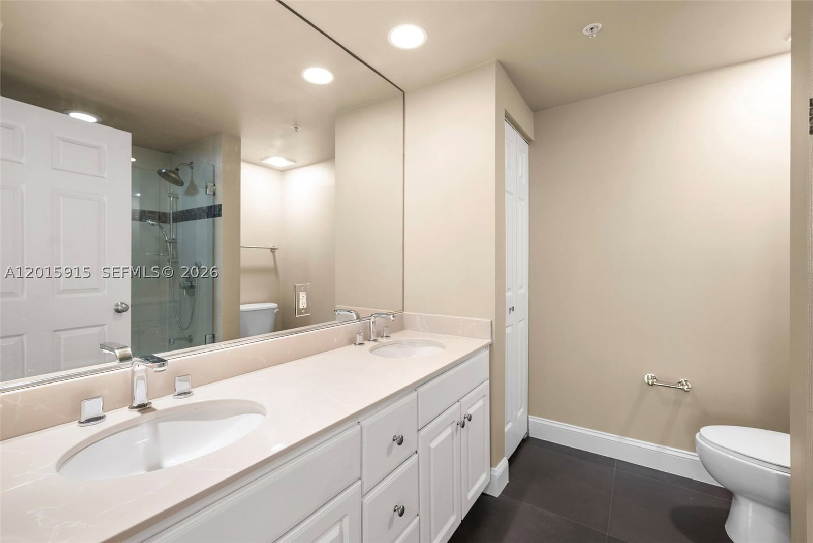 Real estate property located at 2000 Bayshore Dr #307, Miami-dade, Cite Condo, Miami, FL