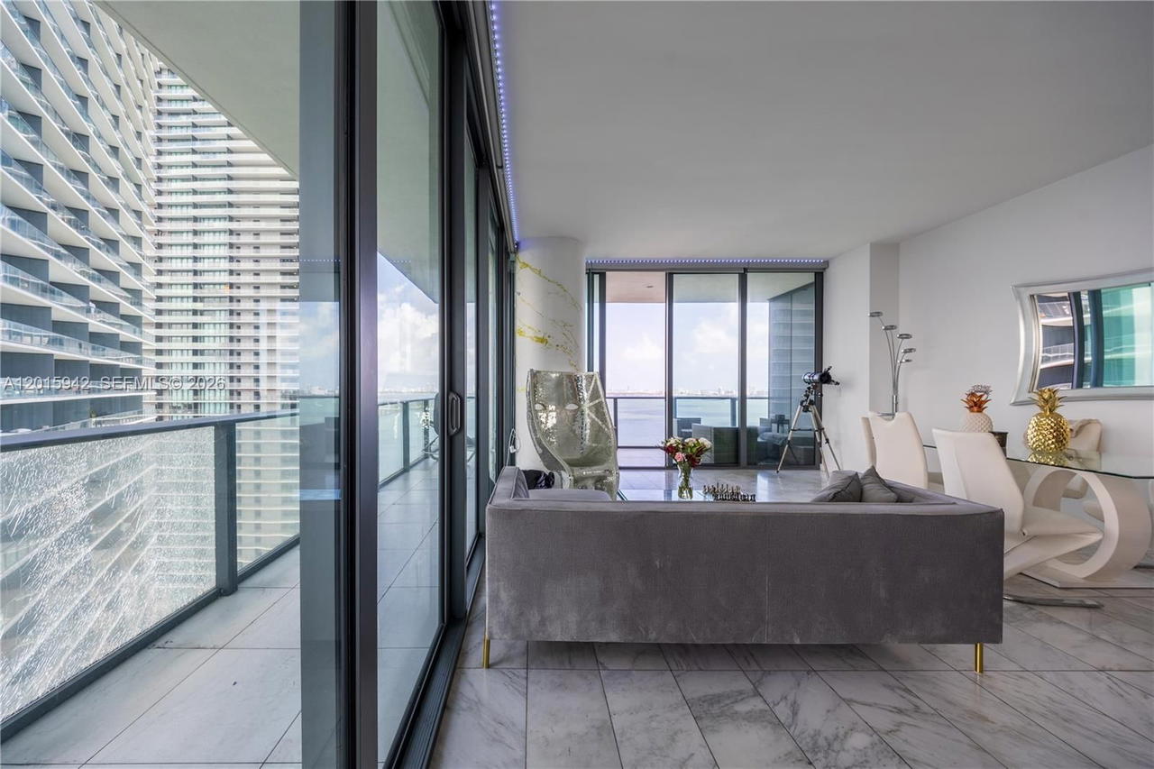 Real estate property located at 480 31st St #2407, Miami-dade, Gran Paraiso Condo, Miami, FL