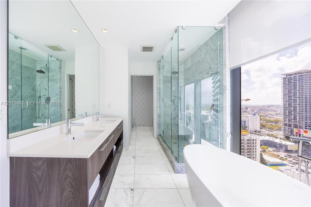 Real estate property located at 480 31st St #2407, Miami-dade, Gran Paraiso Condo, Miami, FL