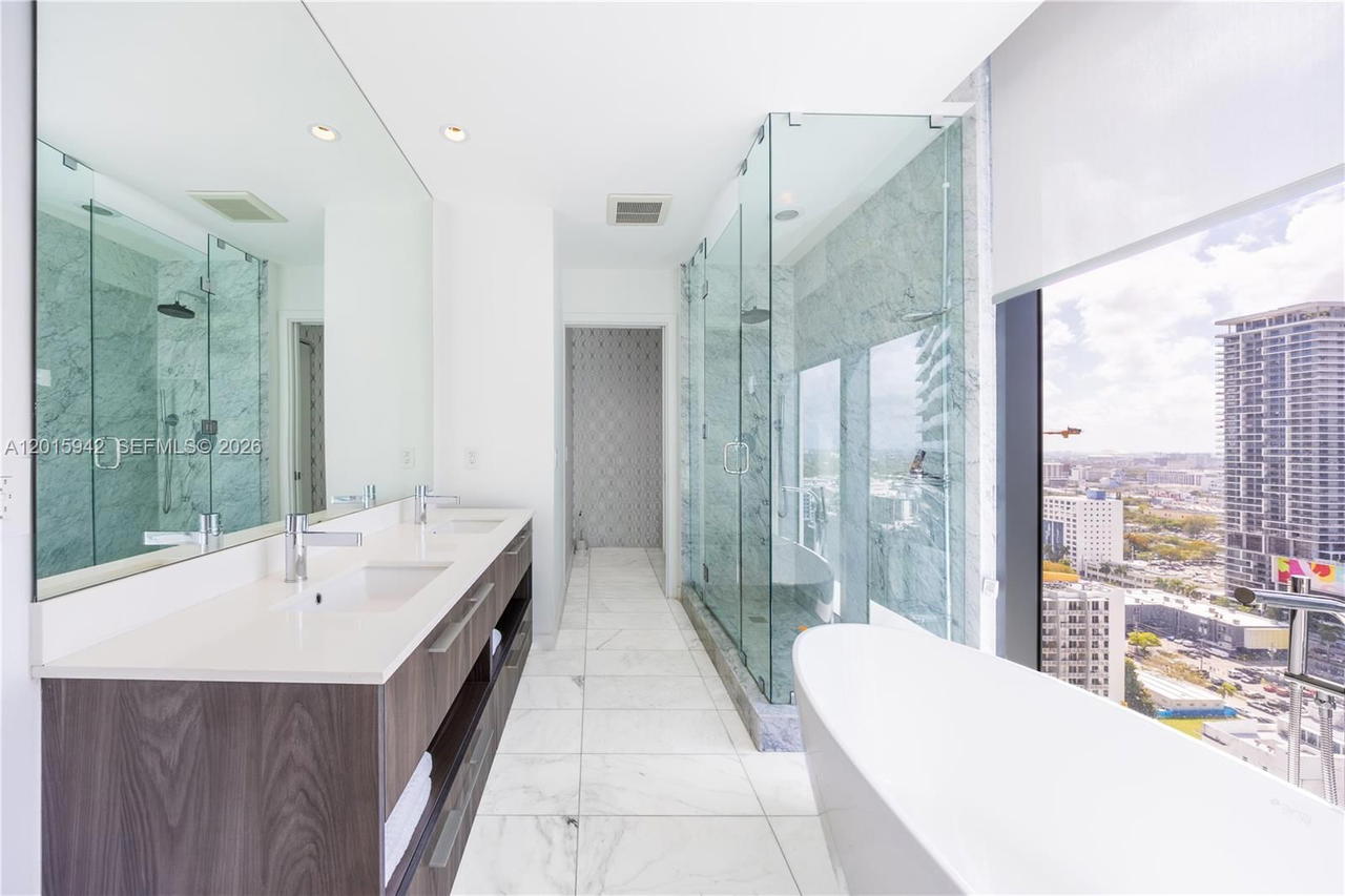 Real estate property located at 480 31st St #2407, Miami-dade, Gran Paraiso Condo, Miami, FL
