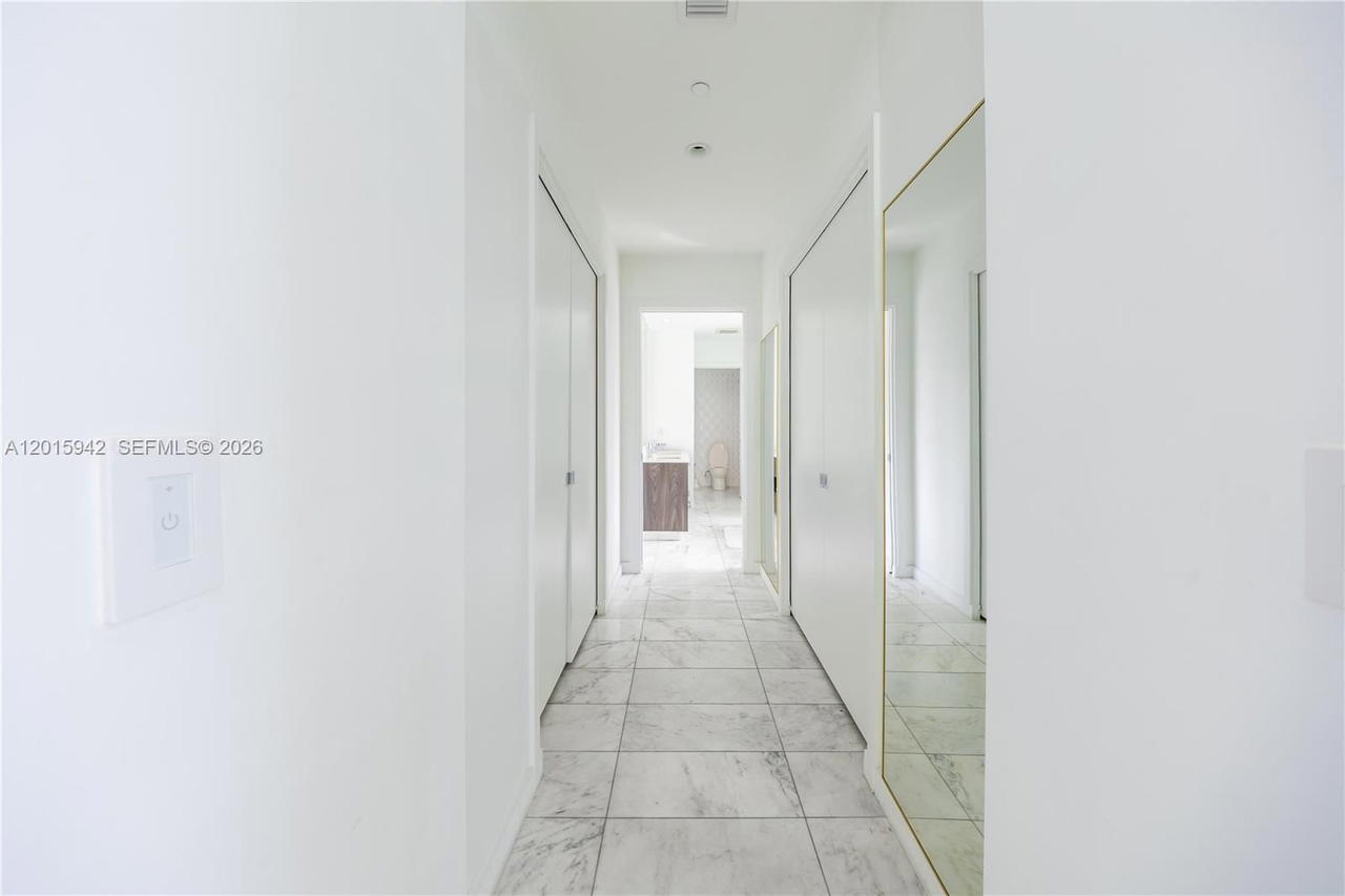 Real estate property located at 480 31st St #2407, Miami-dade, Gran Paraiso Condo, Miami, FL