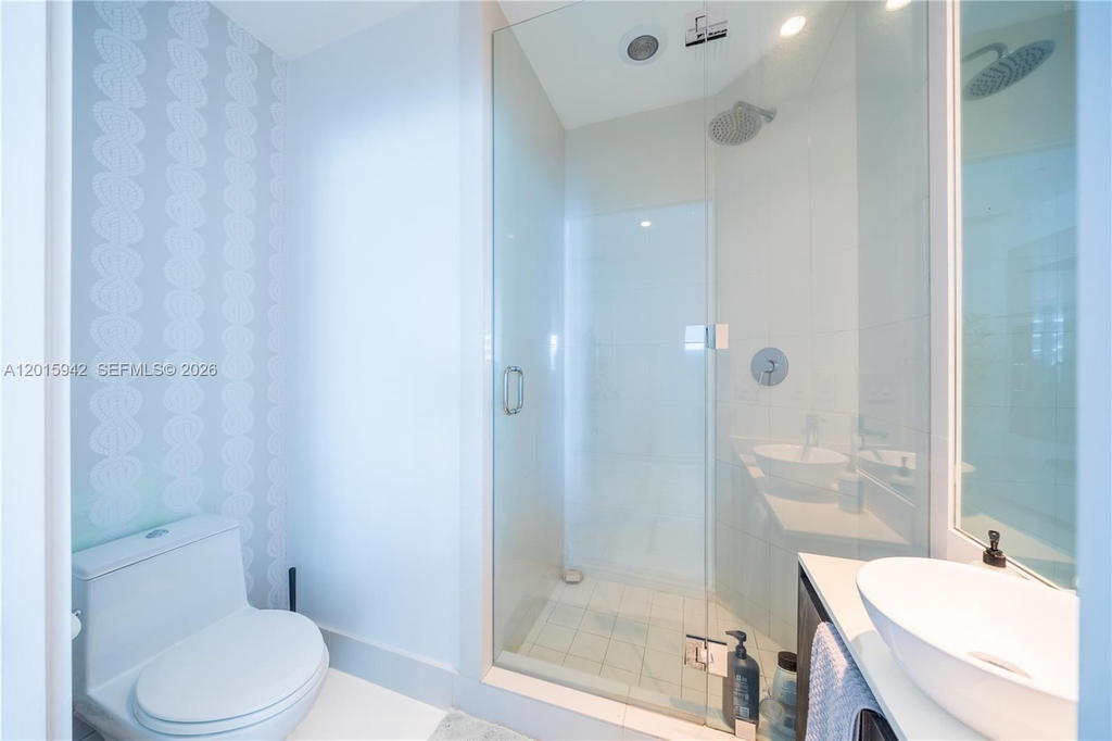 Real estate property located at 480 31st St #2407, Miami-dade, Gran Paraiso Condo, Miami, FL