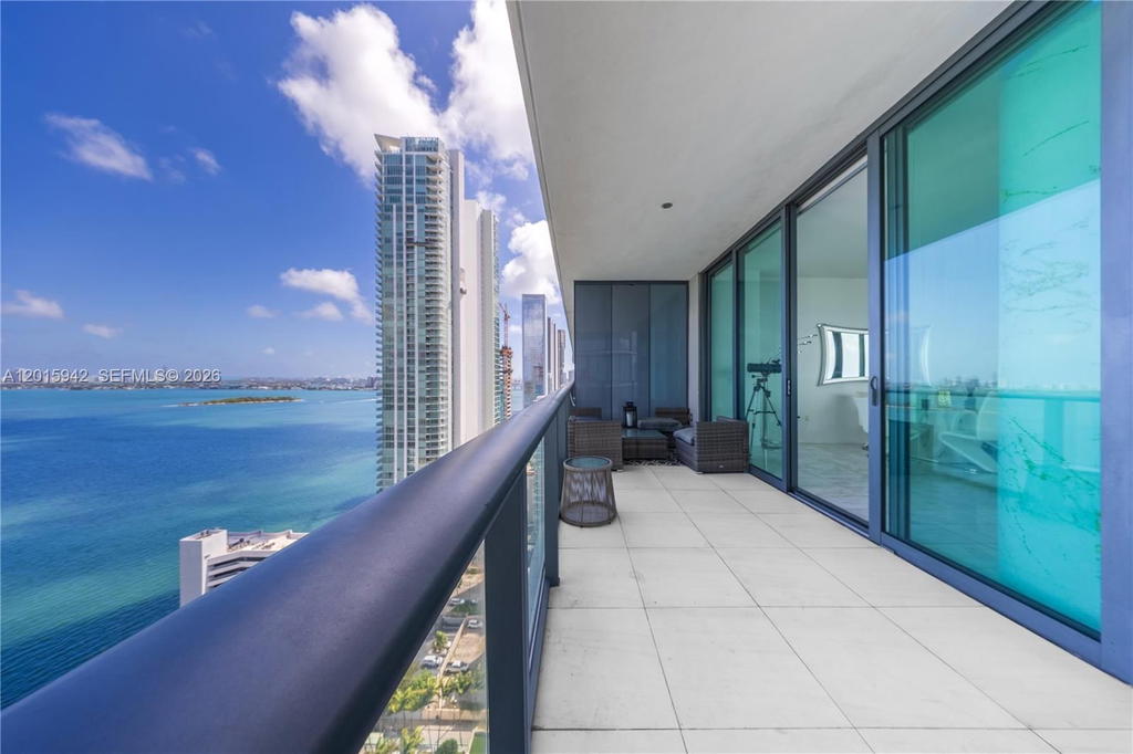 Real estate property located at 480 31st St #2407, Miami-dade, Gran Paraiso Condo, Miami, FL
