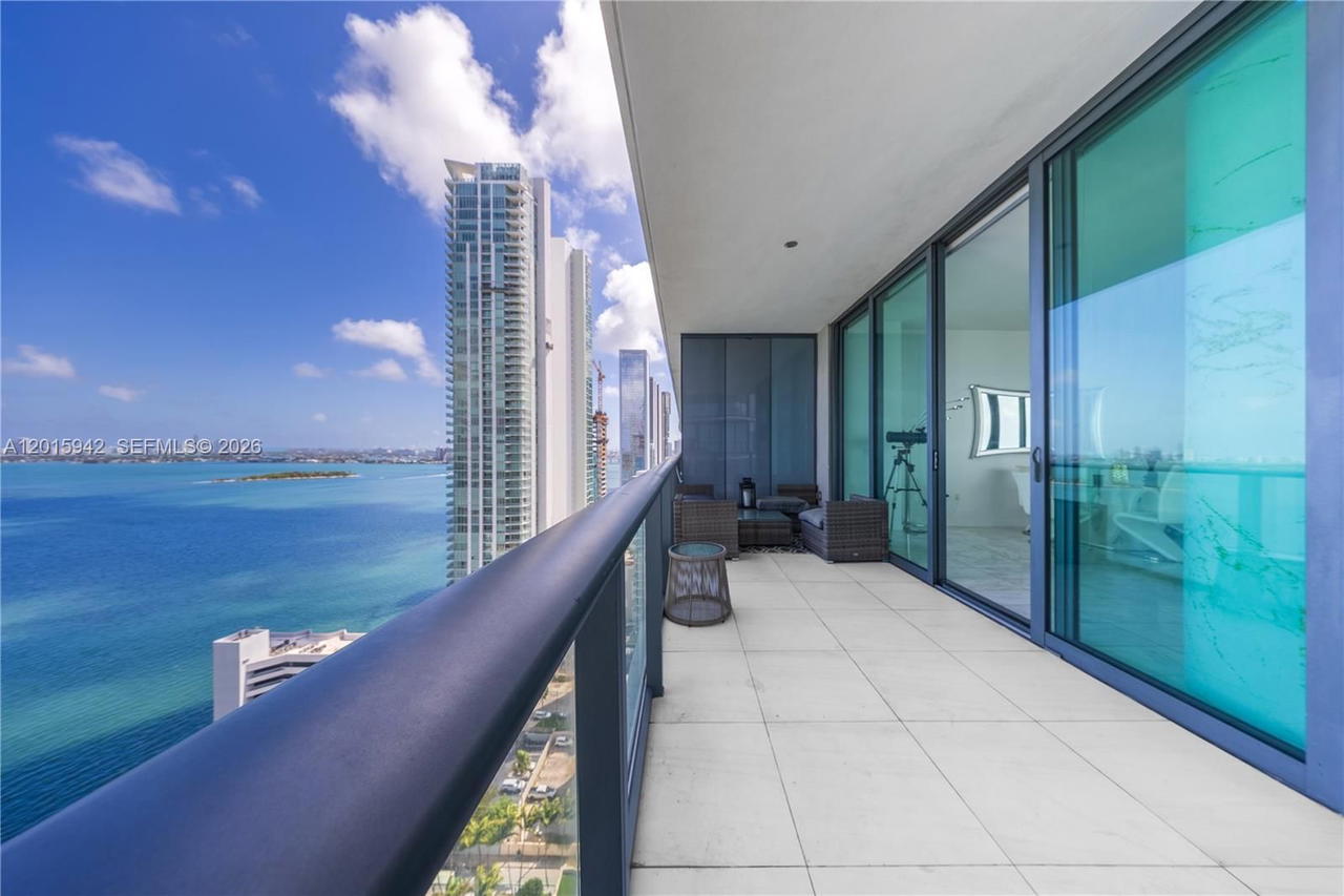 Real estate property located at 480 31st St #2407, Miami-dade, Gran Paraiso Condo, Miami, FL