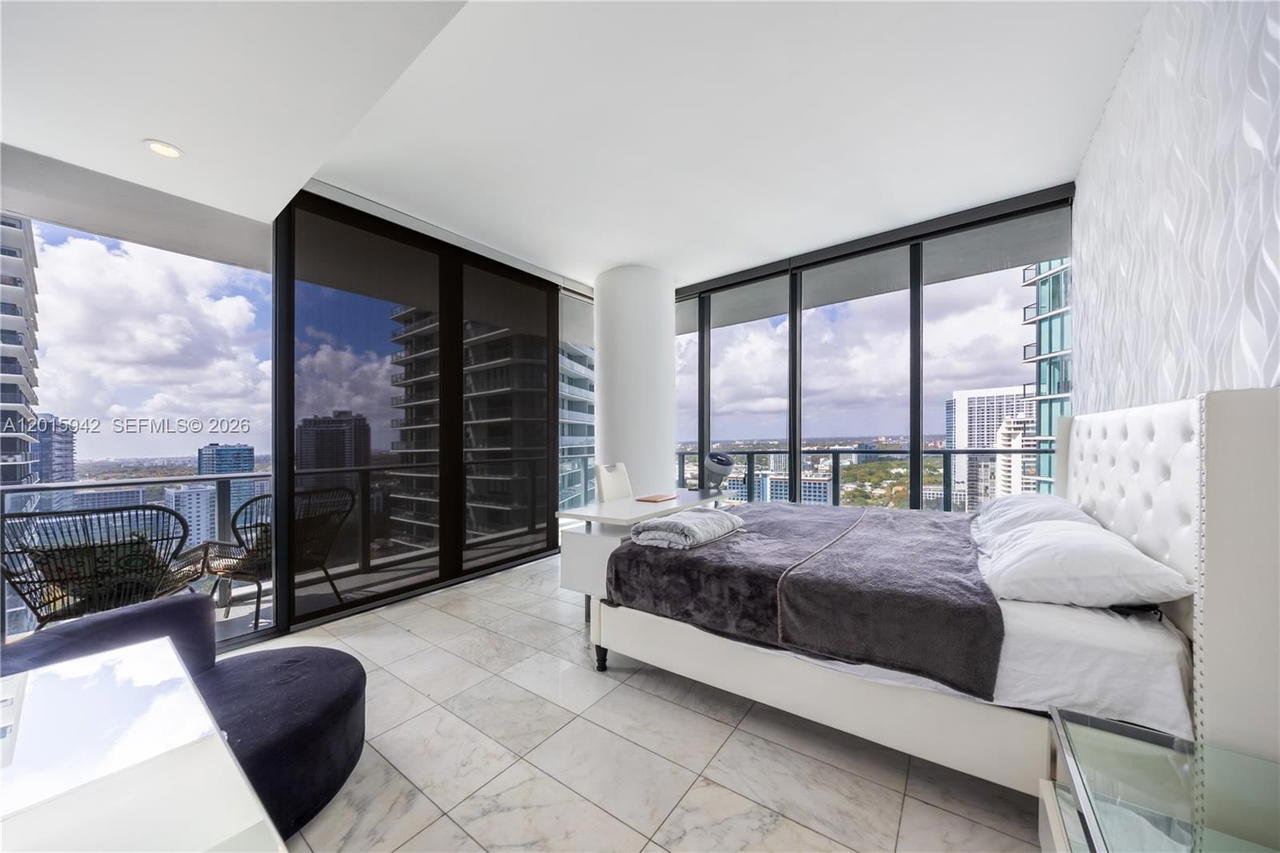 Real estate property located at 480 31st St #2407, Miami-dade, Gran Paraiso Condo, Miami, FL