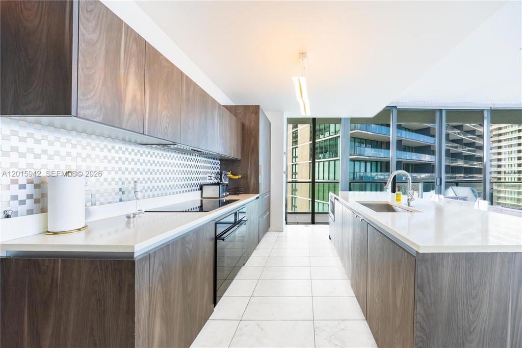 Real estate property located at 480 31st St #2407, Miami-dade, Gran Paraiso Condo, Miami, FL