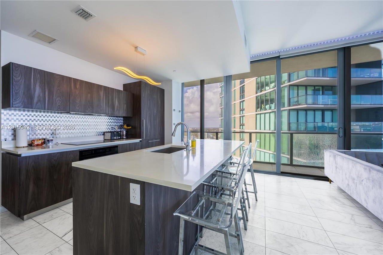 Real estate property located at 480 31st St #2407, Miami-dade, Gran Paraiso Condo, Miami, FL