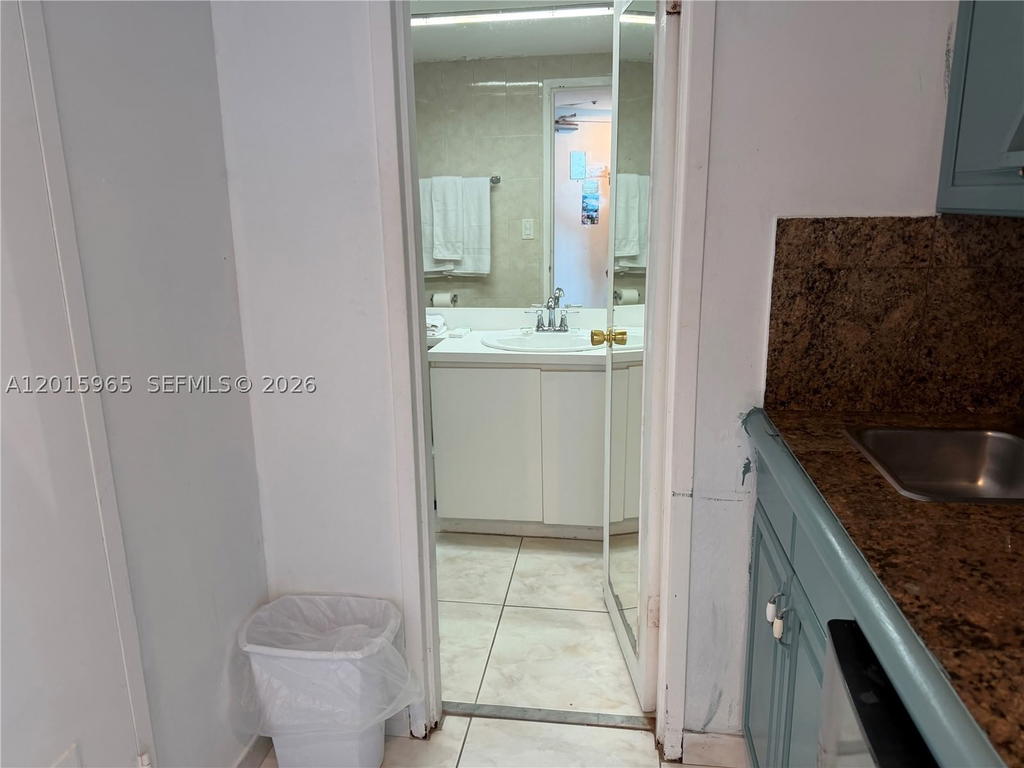 Real estate property located at 5445 Collins Ave #1606, Miami-dade, Castle Beach Club Condo, Miami Beach, FL