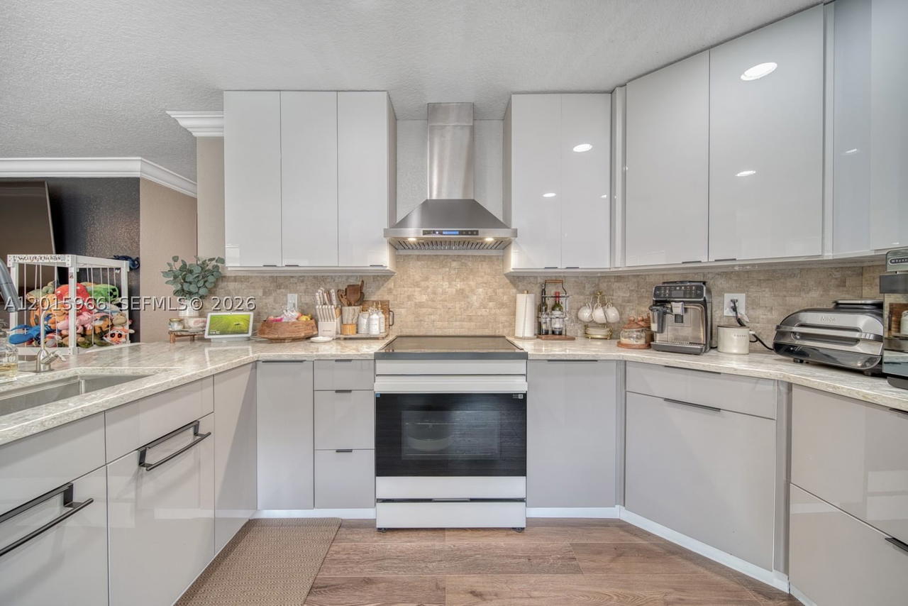 Real estate property located at 6554 Geneva St, Palm Beach, Spinnaker Bay At Lake Cha, Lake Worth, FL
