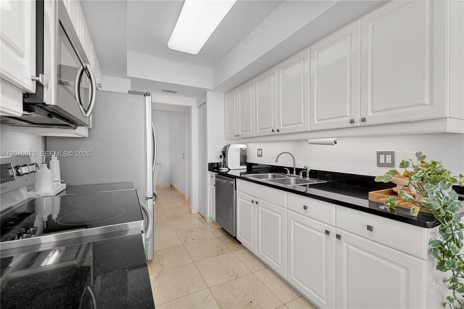 Real estate property located at 21055 Yacht Club Dr #1707, Miami-dade, South Tower At The Point, Aventura, FL