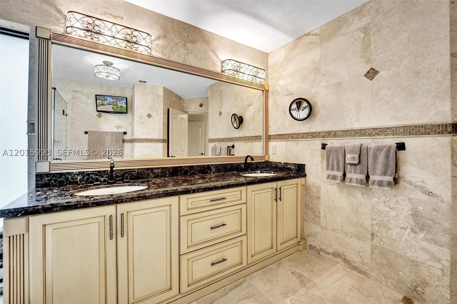 Real estate property located at 10403 Santiago St, Broward, Embassy Lakes, Cooper City, FL