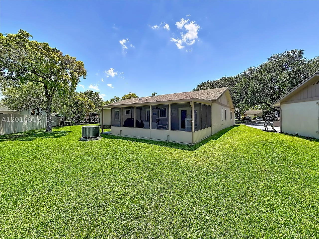 Real estate property located at 2176 Nova Village Dr, Broward, Newmans Survey Sub No 1 &, Davie, FL