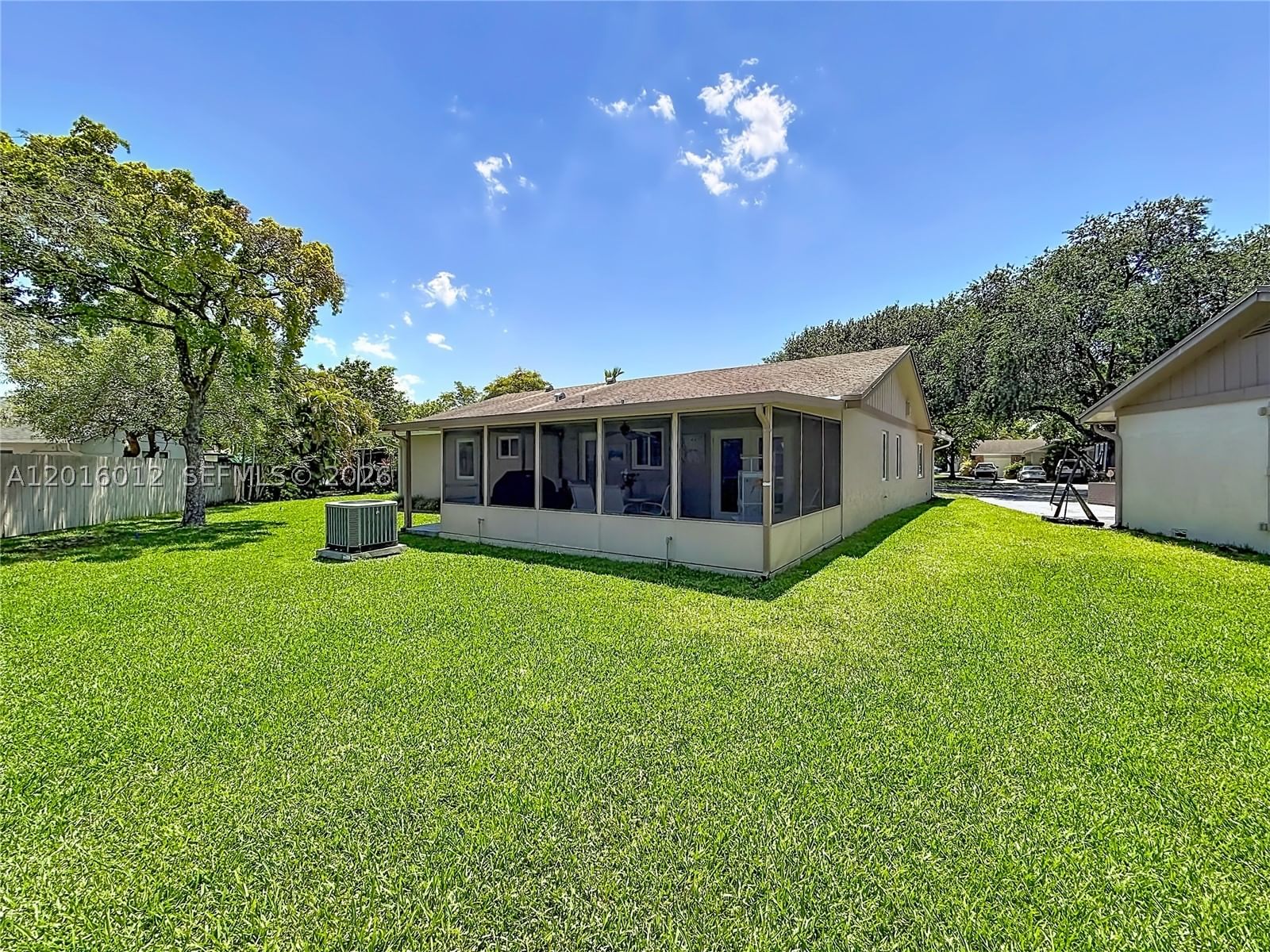 Real estate property located at 2176 Nova Village Dr, Broward, Newmans Survey Sub No 1 &, Davie, FL