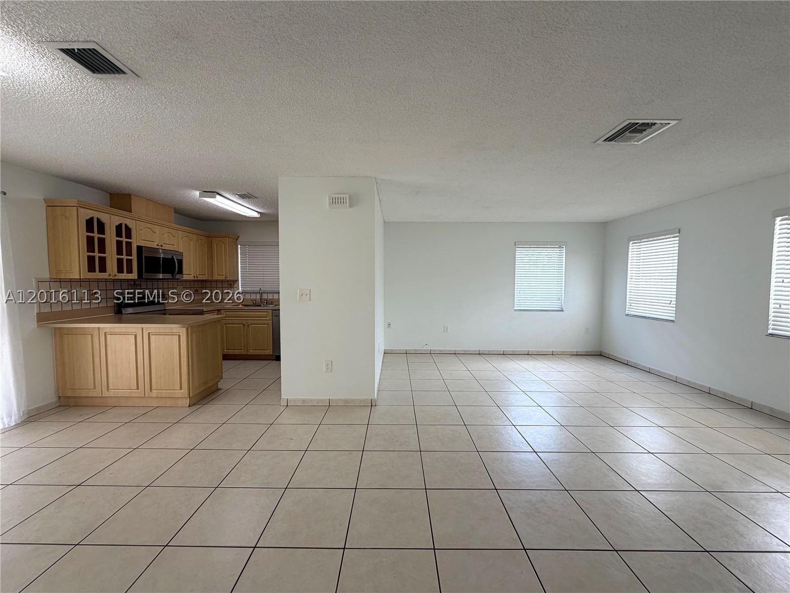 Real estate property located at 7993 9th Ter, Miami-dade, Fontainbleau Gdns, Miami, FL