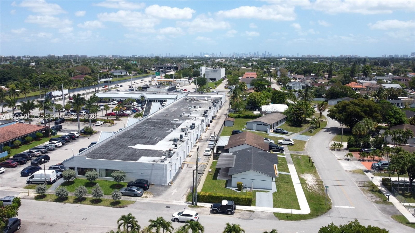 Real estate property located at 7993 9th Ter, Miami-dade, Fontainbleau Gdns, Miami, FL