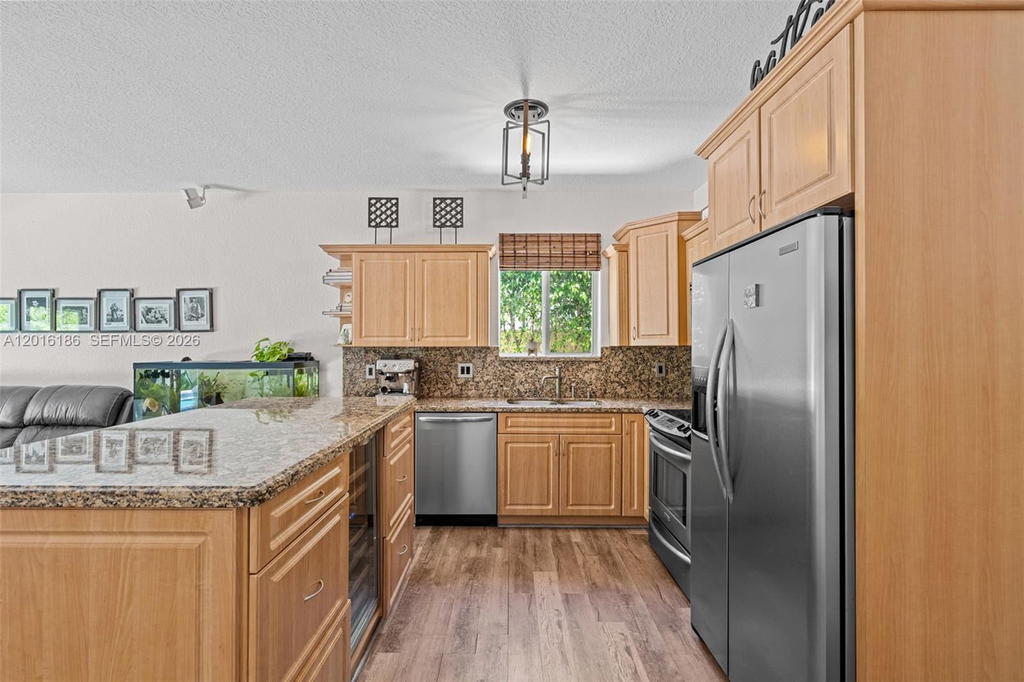 Real estate property located at 16238 91st Ave, Miami-dade, Royal Garden Estates, Miami Lakes, FL