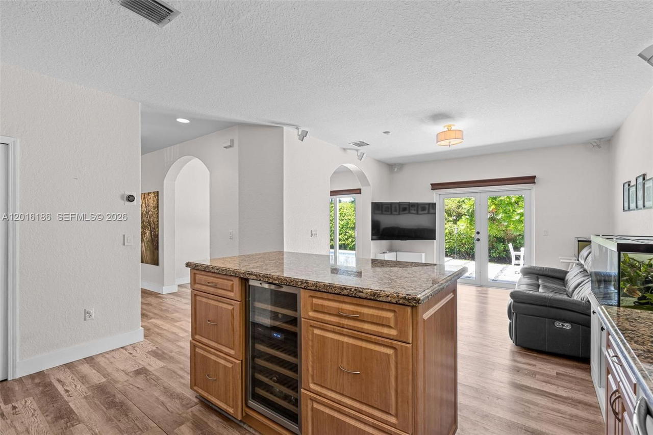 Real estate property located at 16238 91st Ave, Miami-dade, Royal Garden Estates, Miami Lakes, FL