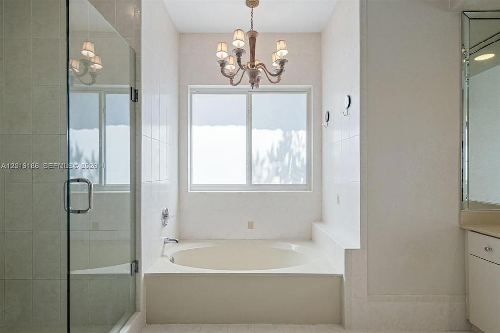 Real estate property located at 16238 91st Ave, Miami-dade, Royal Garden Estates, Miami Lakes, FL
