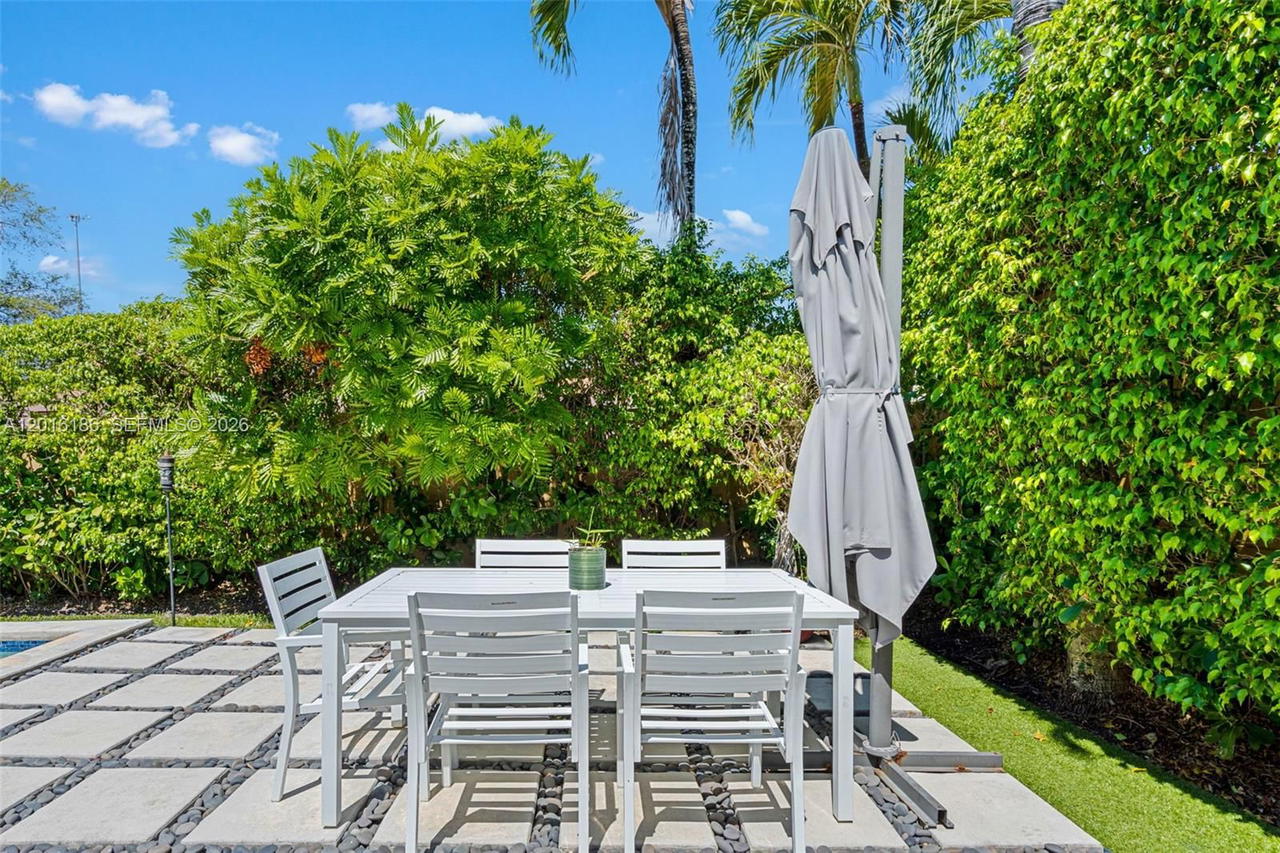 Real estate property located at 16238 91st Ave, Miami-dade, Royal Garden Estates, Miami Lakes, FL