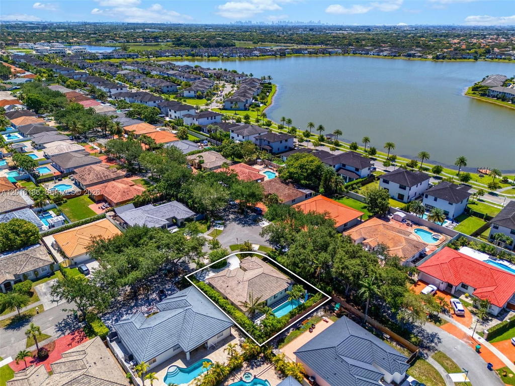 Real estate property located at 16238 91st Ave, Miami-dade, Royal Garden Estates, Miami Lakes, FL