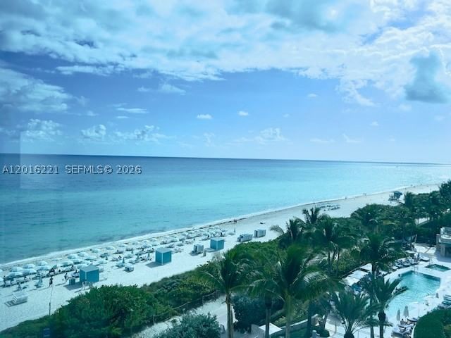 Real estate property located at 6801 Collins Ave #718 (deed 707), Miami-dade, Central Carillon Beach Co, Miami Beach, FL