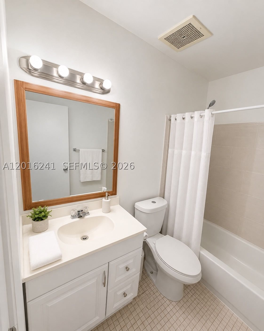 Real estate property located at 18051 68th Ave K201, Miami-dade, Venetian Gardens At Count, Hialeah, FL
