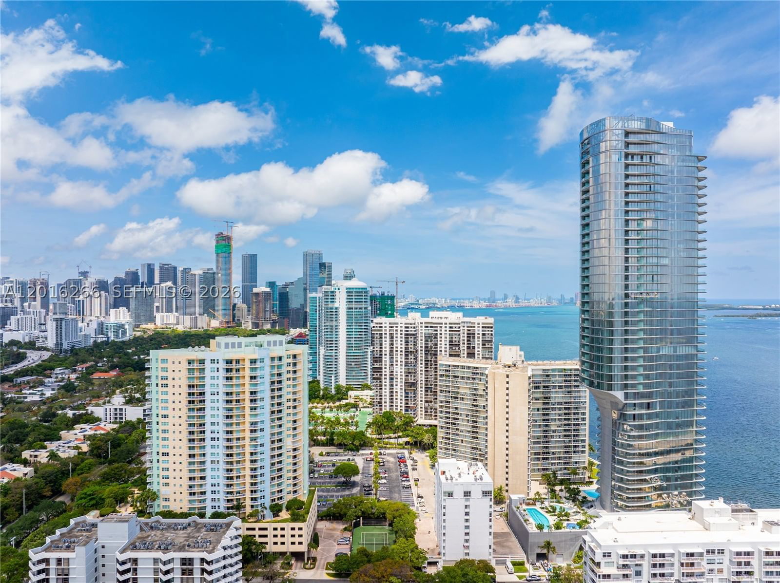 Real estate property located at 2475 Brickell Ave #2206, Miami-dade, The Metropolitan Condo, Miami, FL