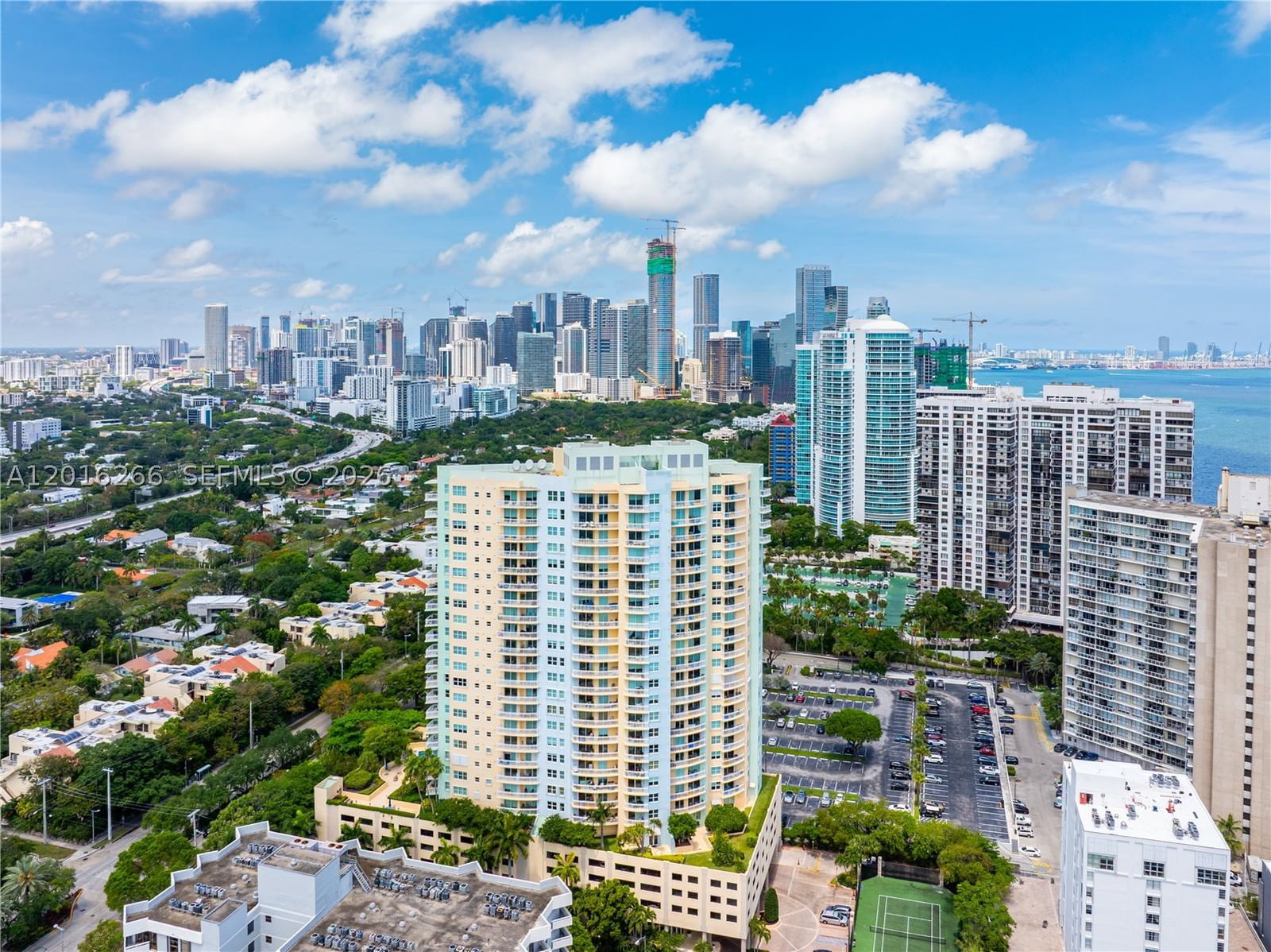 Real estate property located at 2475 Brickell Ave #2206, Miami-dade, The Metropolitan Condo, Miami, FL