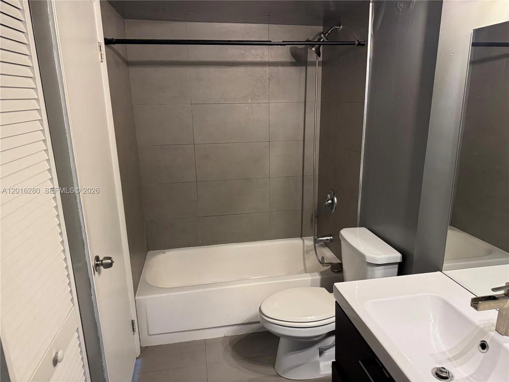 Real estate property located at 492 165th St Rd C-314, Miami-dade, Montecarlo Condo, Miami, FL