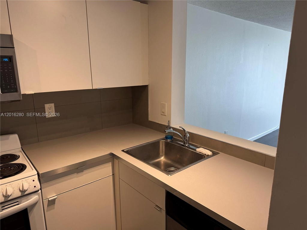 Real estate property located at 492 165th St Rd C-314, Miami-dade, Montecarlo Condo, Miami, FL
