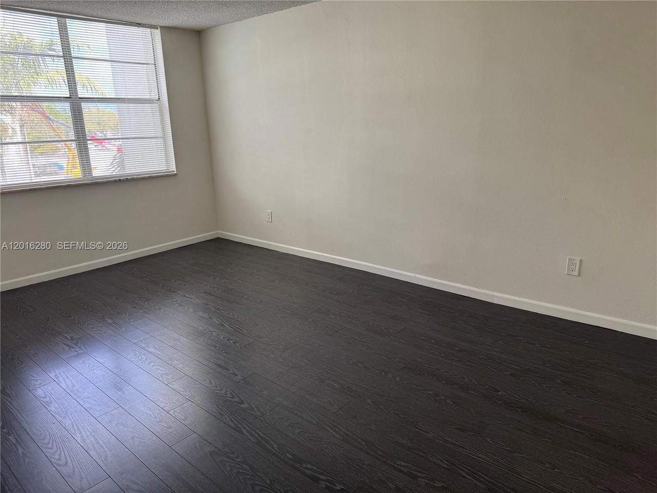 Real estate property located at 492 165th St Rd C-314, Miami-dade, Montecarlo Condo, Miami, FL
