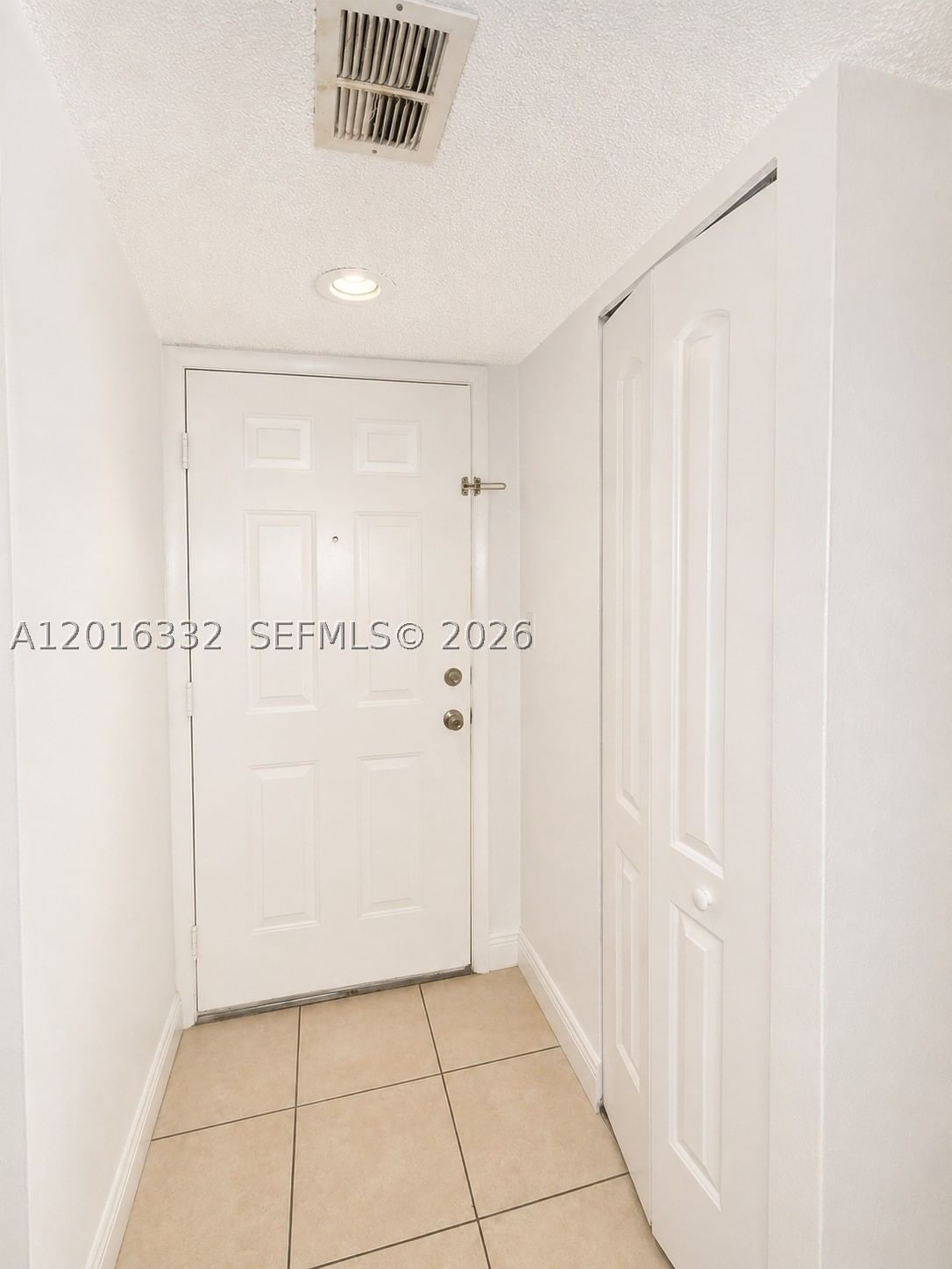 Real estate property located at 17911 68th Ave M201, Miami-dade, Venetian Gardens At Count, Hialeah, FL
