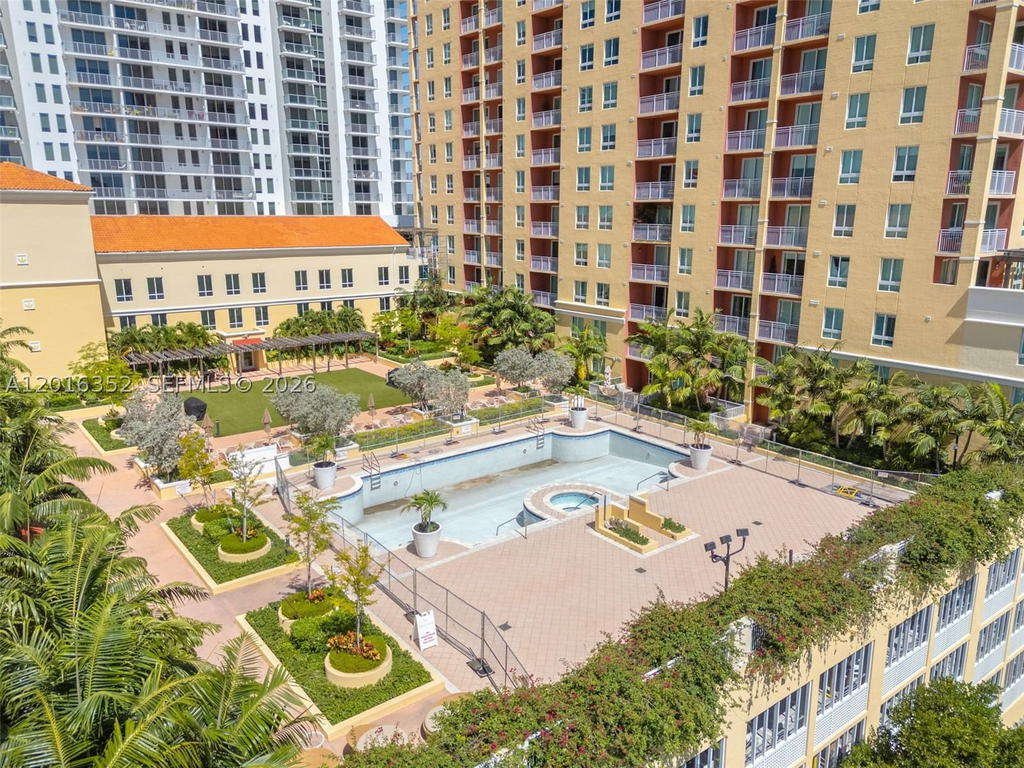 Real estate property located at 7350 89th St #2202S, Miami-dade, Toscano Condo, Miami, FL