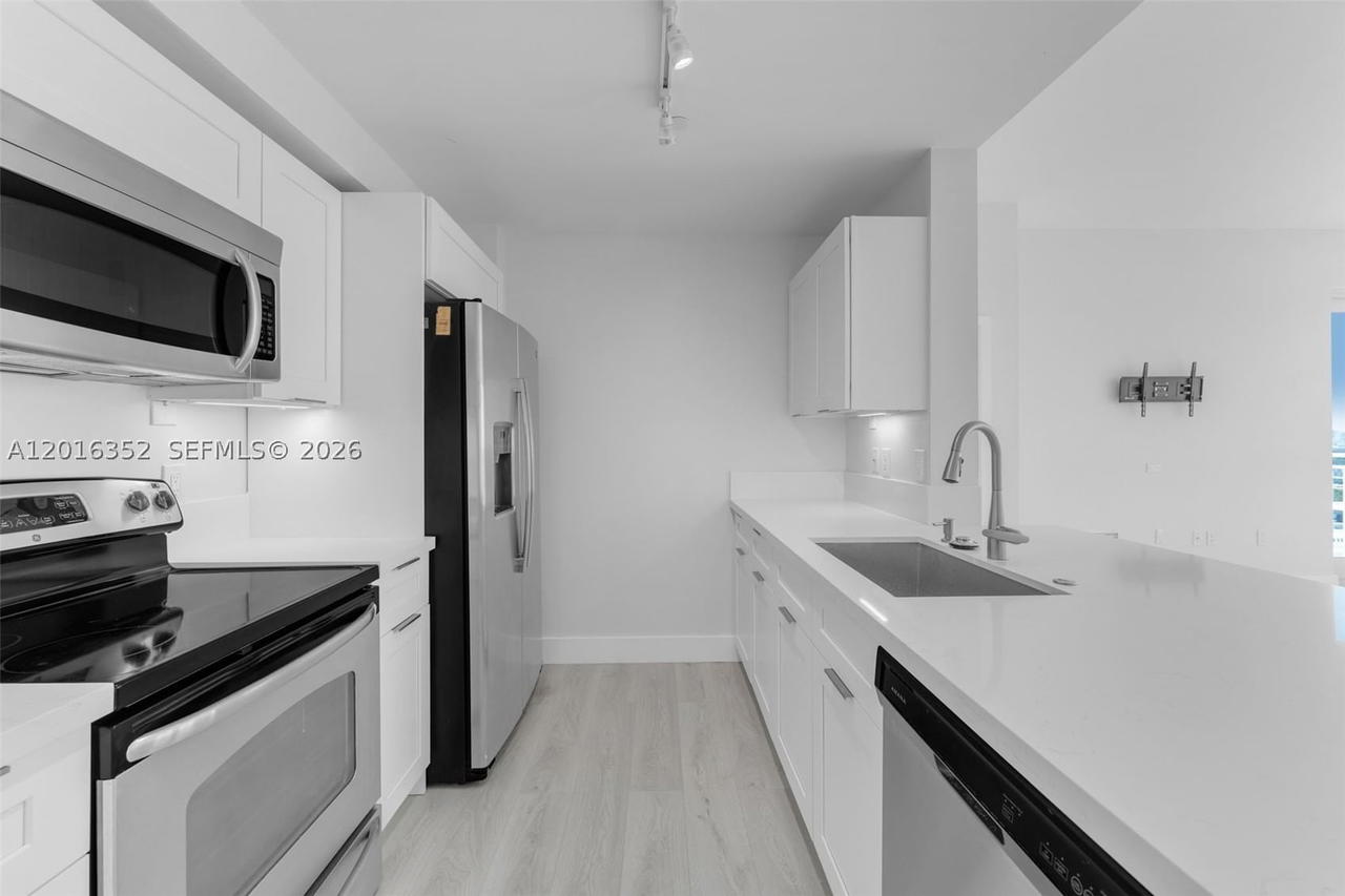 Real estate property located at 7350 89th St #2202S, Miami-dade, Toscano Condo, Miami, FL