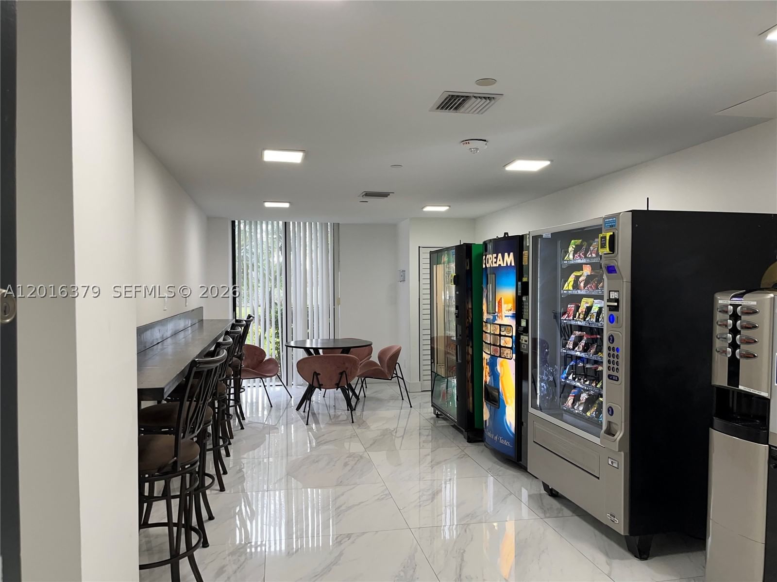 Real estate property located at 3300 192nd St #206, Miami-dade, Parc Central Aventura Eas, Aventura, FL