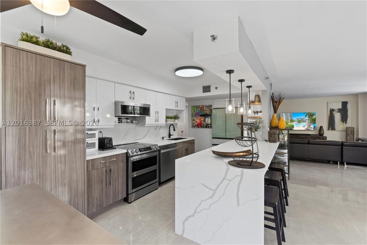 Real estate property located at 3600 Mystic Pointe Dr #306, Miami-dade, Mystic Pointe Condo No On, Aventura, FL