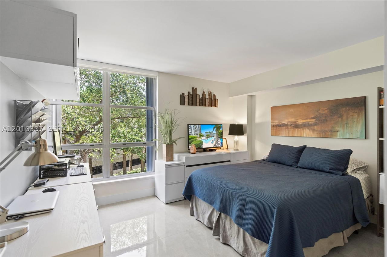 Real estate property located at 3600 Mystic Pointe Dr #306, Miami-dade, Mystic Pointe Condo No On, Aventura, FL