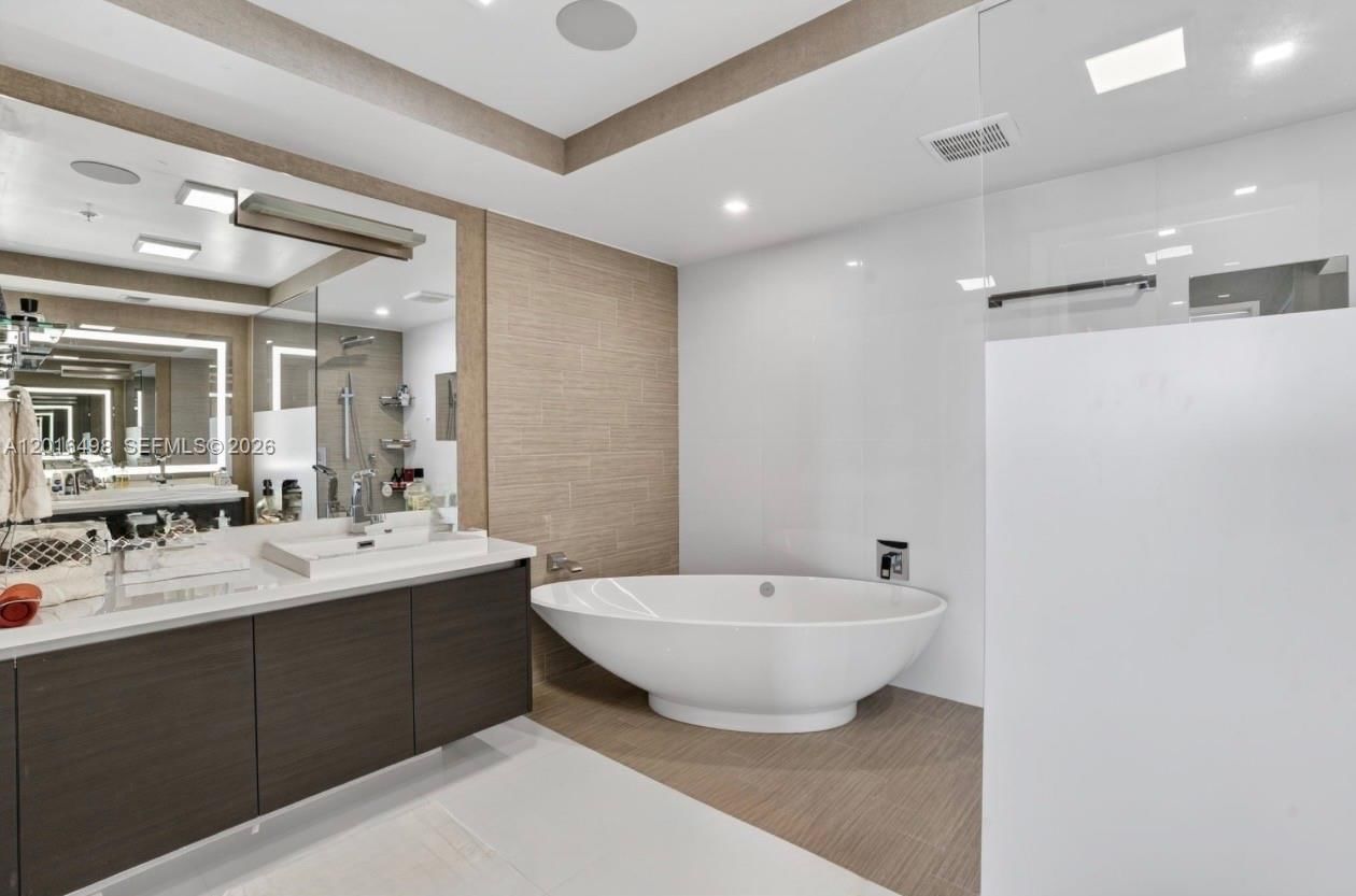 Real estate property located at 330 Sunny Isles Blvd #5-2301, Miami-dade, Parque Towers Condo, Sunny Isles Beach, FL
