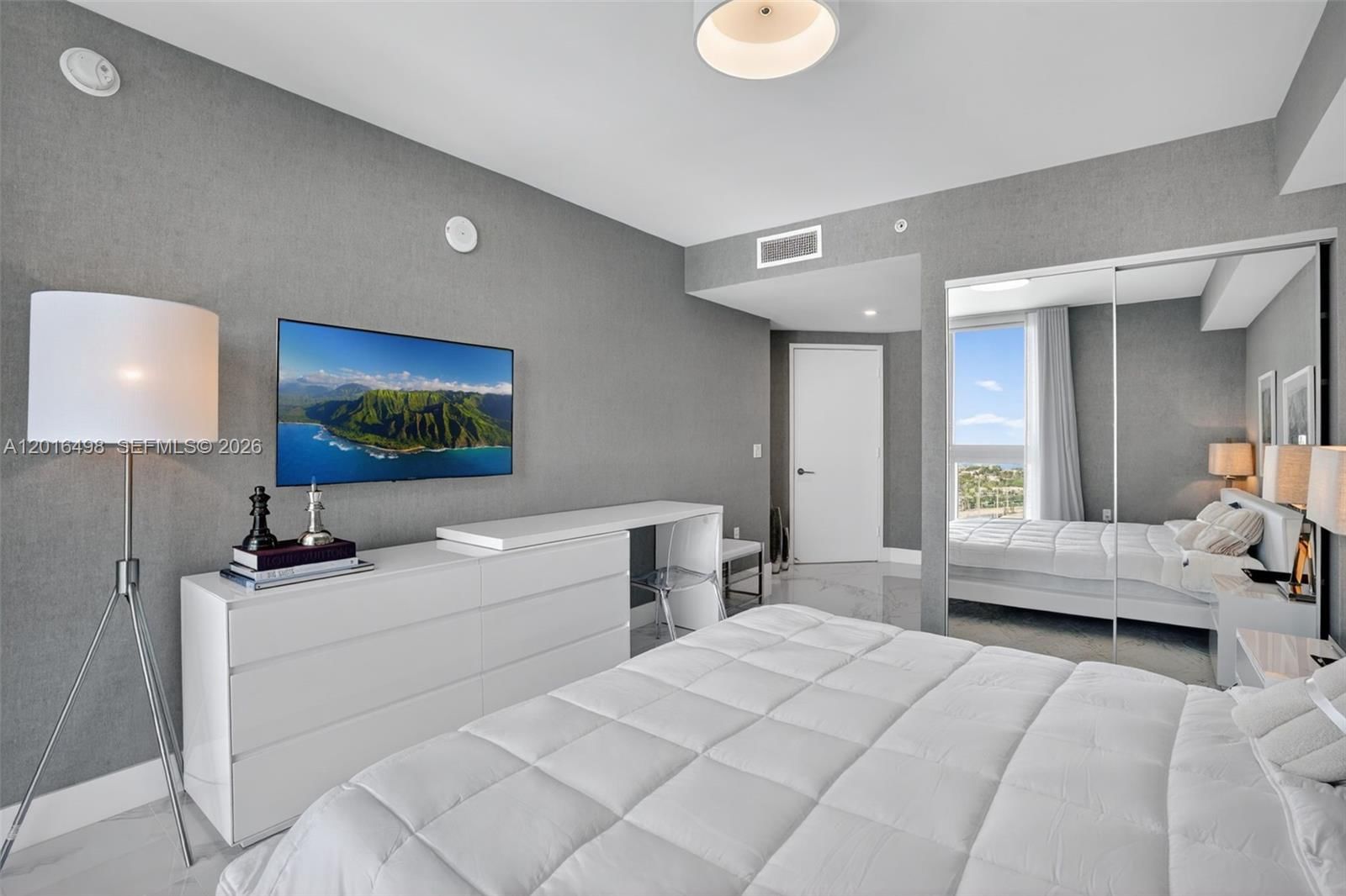 Real estate property located at 330 Sunny Isles Blvd #5-2301, Miami-dade, Parque Towers Condo, Sunny Isles Beach, FL