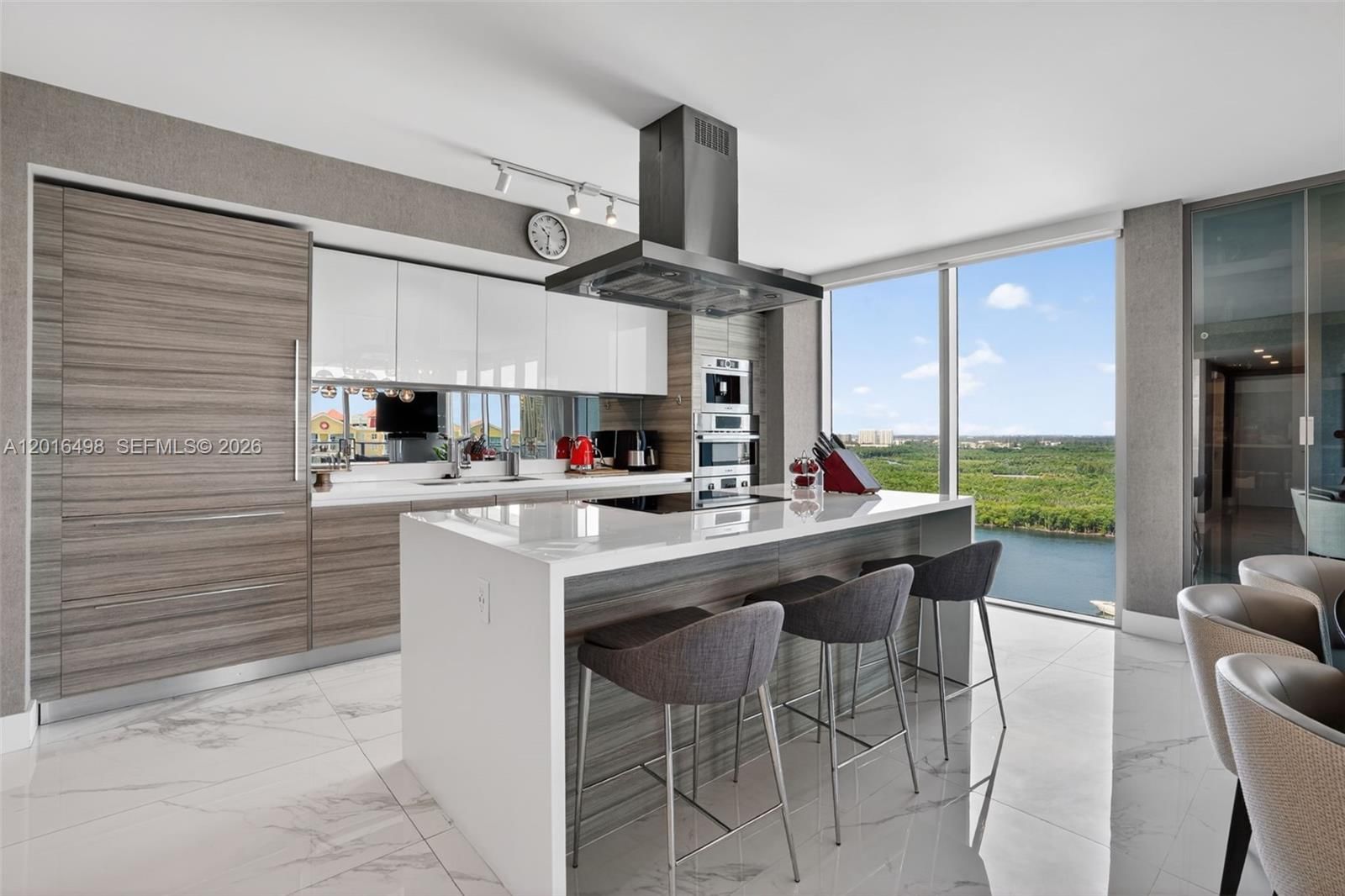 Real estate property located at 330 Sunny Isles Blvd #5-2301, Miami-dade, Parque Towers Condo, Sunny Isles Beach, FL