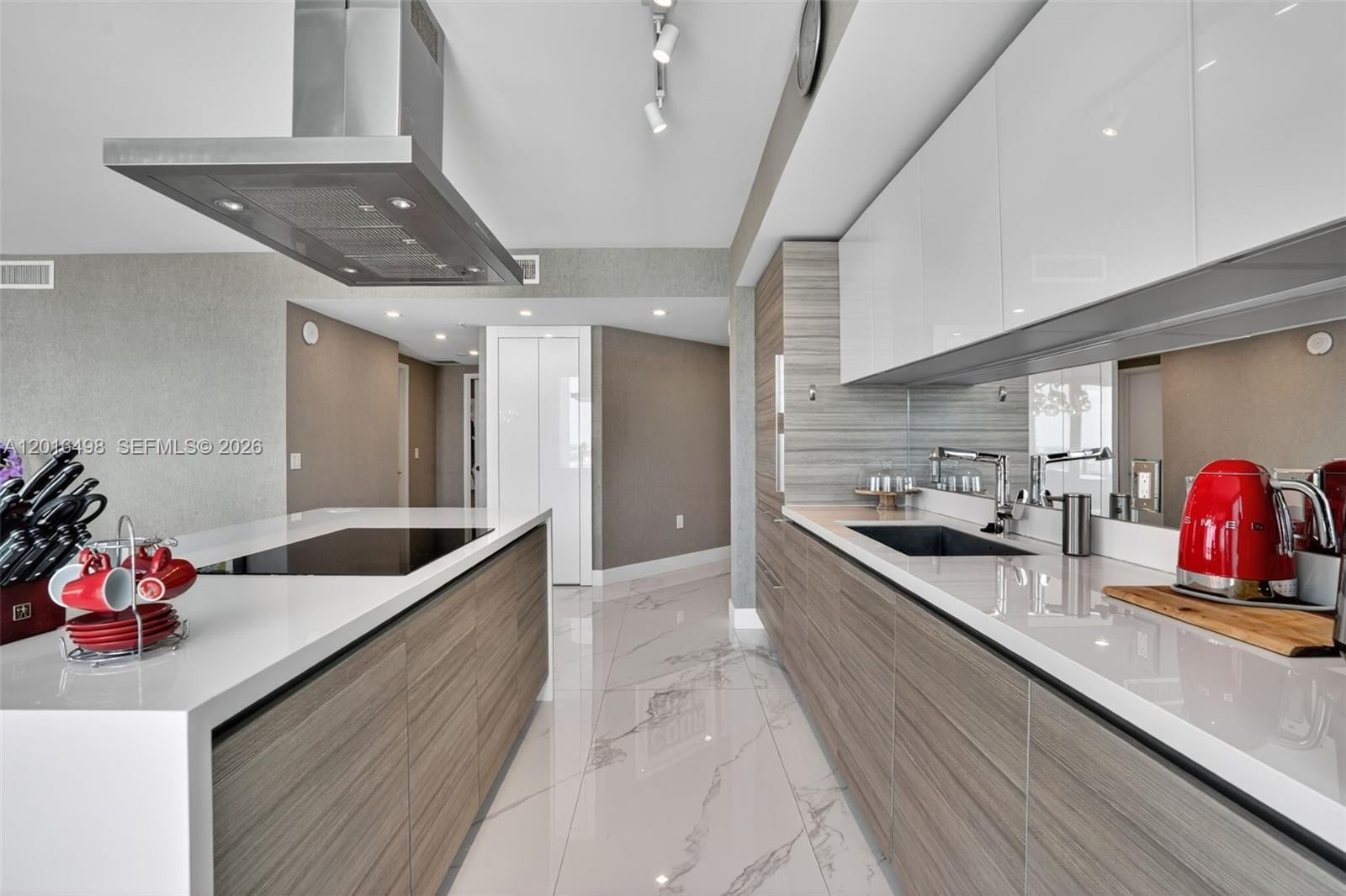 Real estate property located at 330 Sunny Isles Blvd #5-2301, Miami-dade, Parque Towers Condo, Sunny Isles Beach, FL