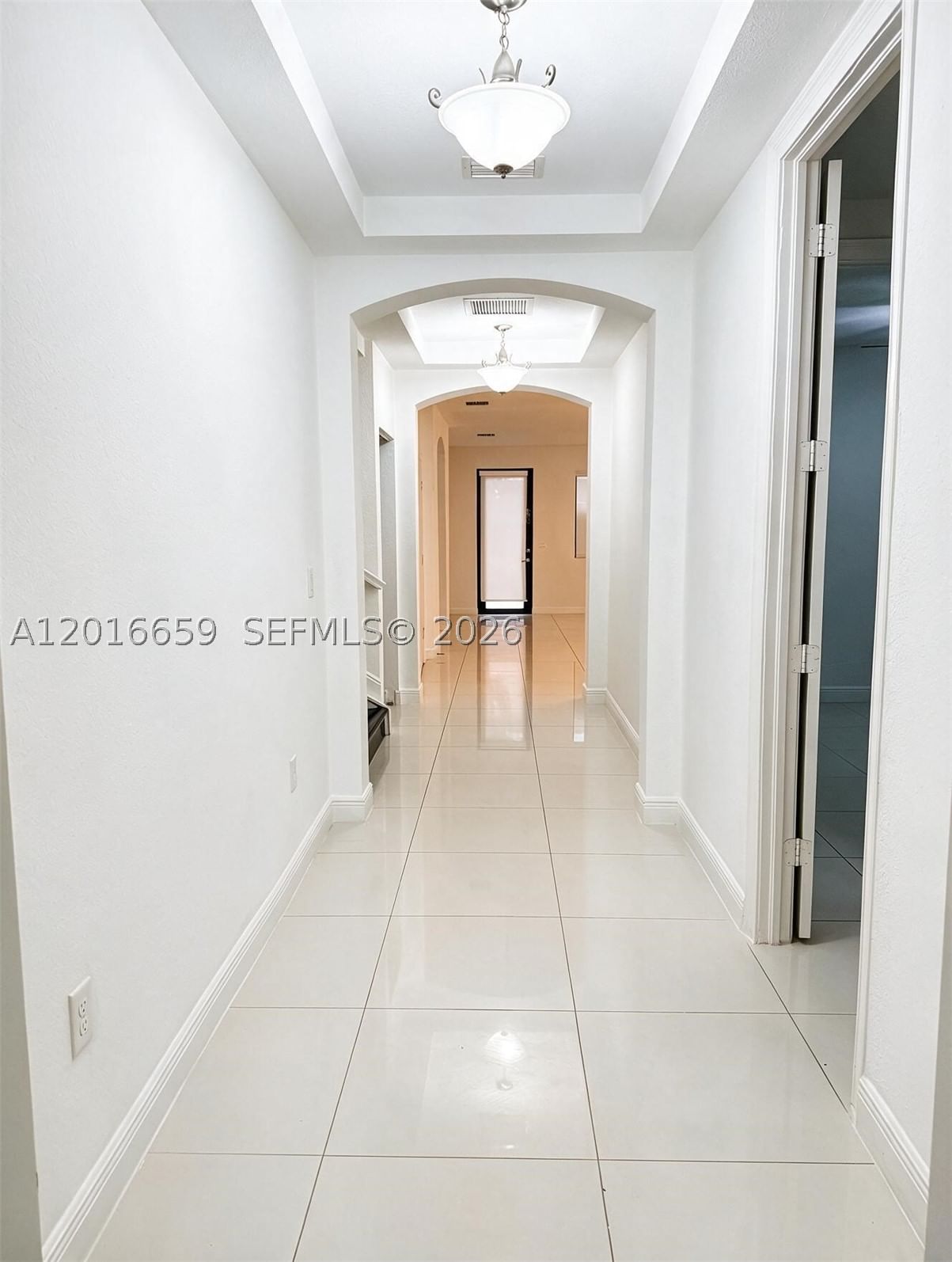 Real estate property located at 9845 86th Ter, Miami-dade, Doral Breeze, Doral, FL