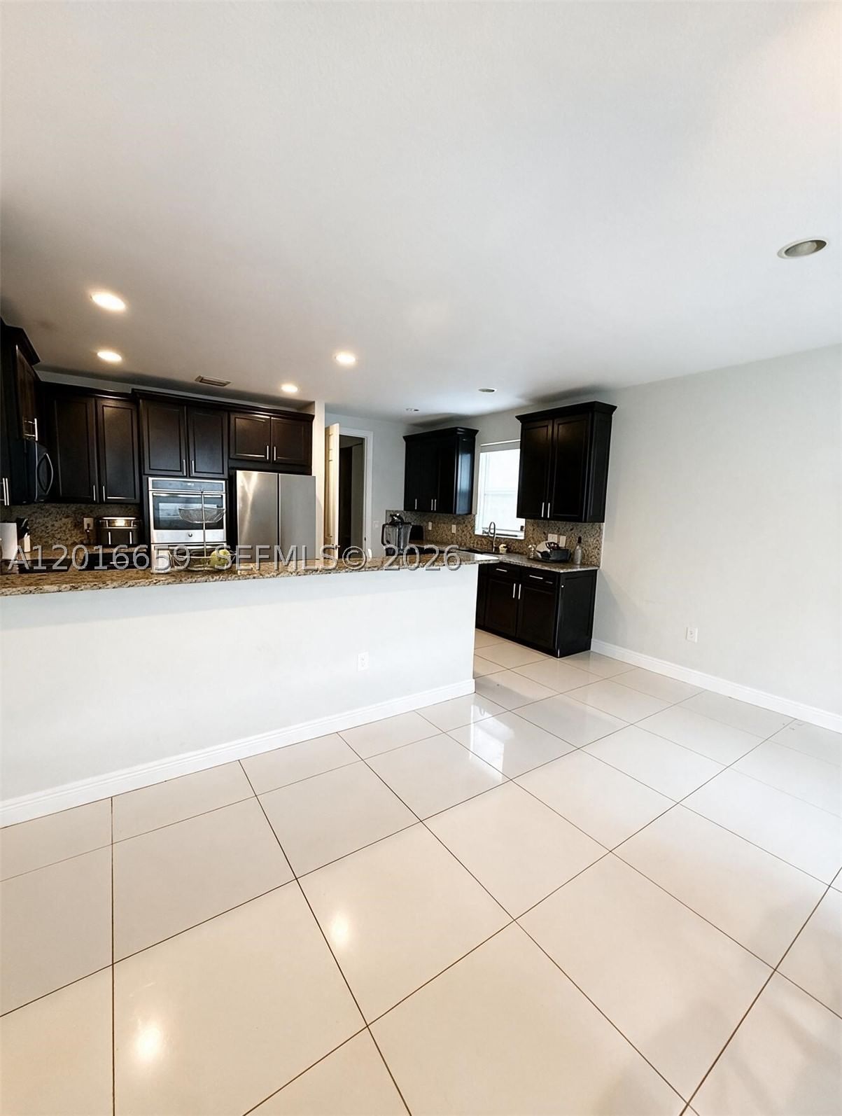 Real estate property located at 9845 86th Ter, Miami-dade, Doral Breeze, Doral, FL